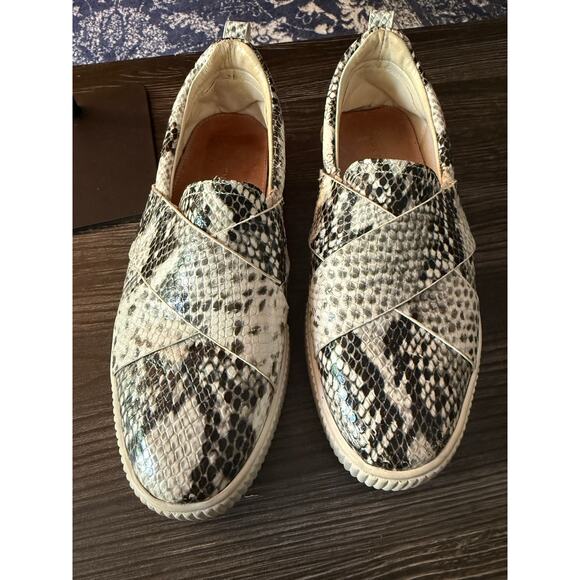 Halogen Baylee Platform Snake Print Slip-On Sneakers Sz. 5.5 - Picture 1 of 8